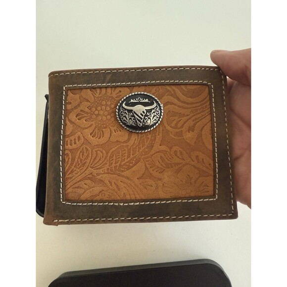 American Bison Men's Bison Head Concho Bifold Brown Leather Wallet NIB Tooled - Picture 3 of 12